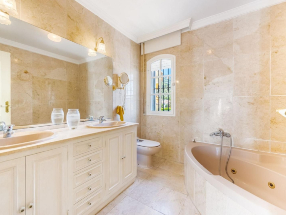 Villa for sale in Marbella
