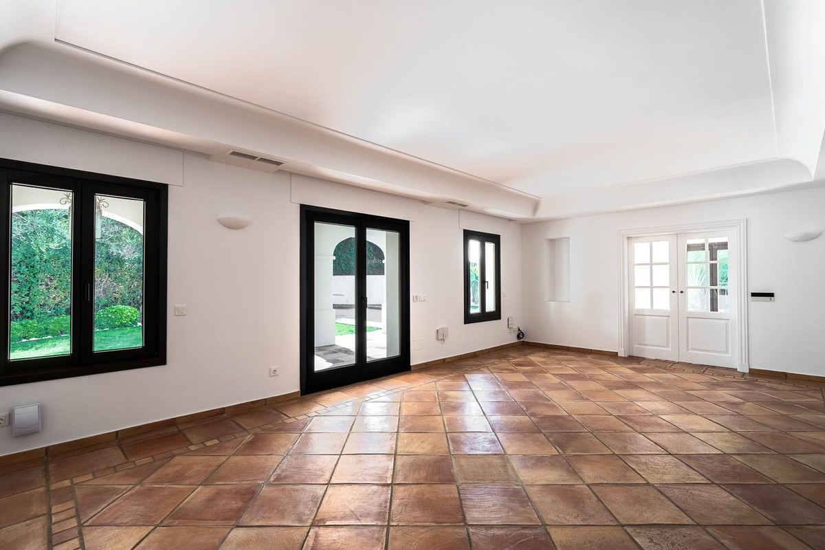 Villa for sale in Marbella