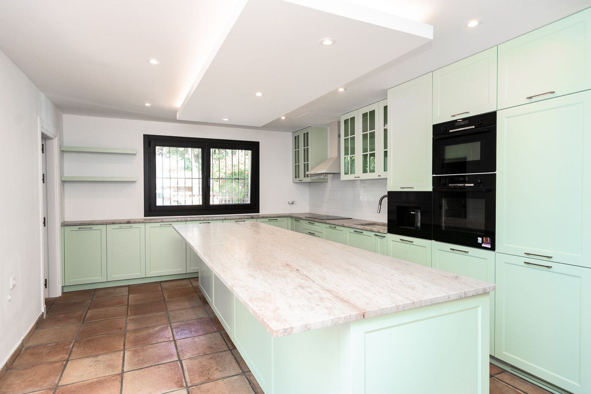 Villa for sale in Marbella