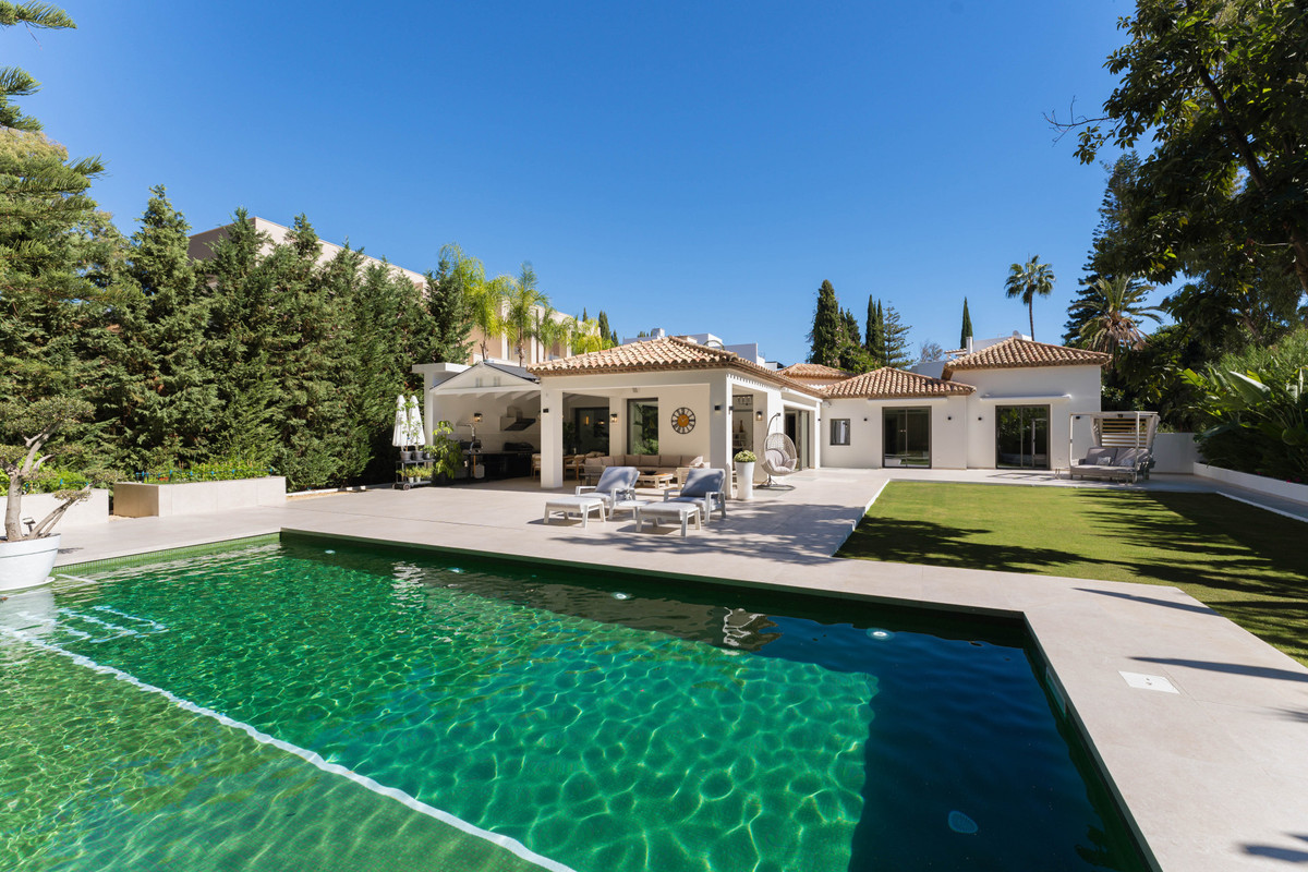 Villa for sale in Marbella