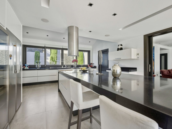 Villa for sale in Marbella