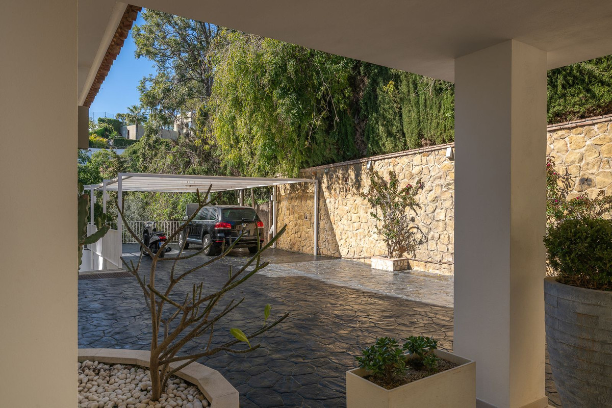 Villa for sale in Marbella