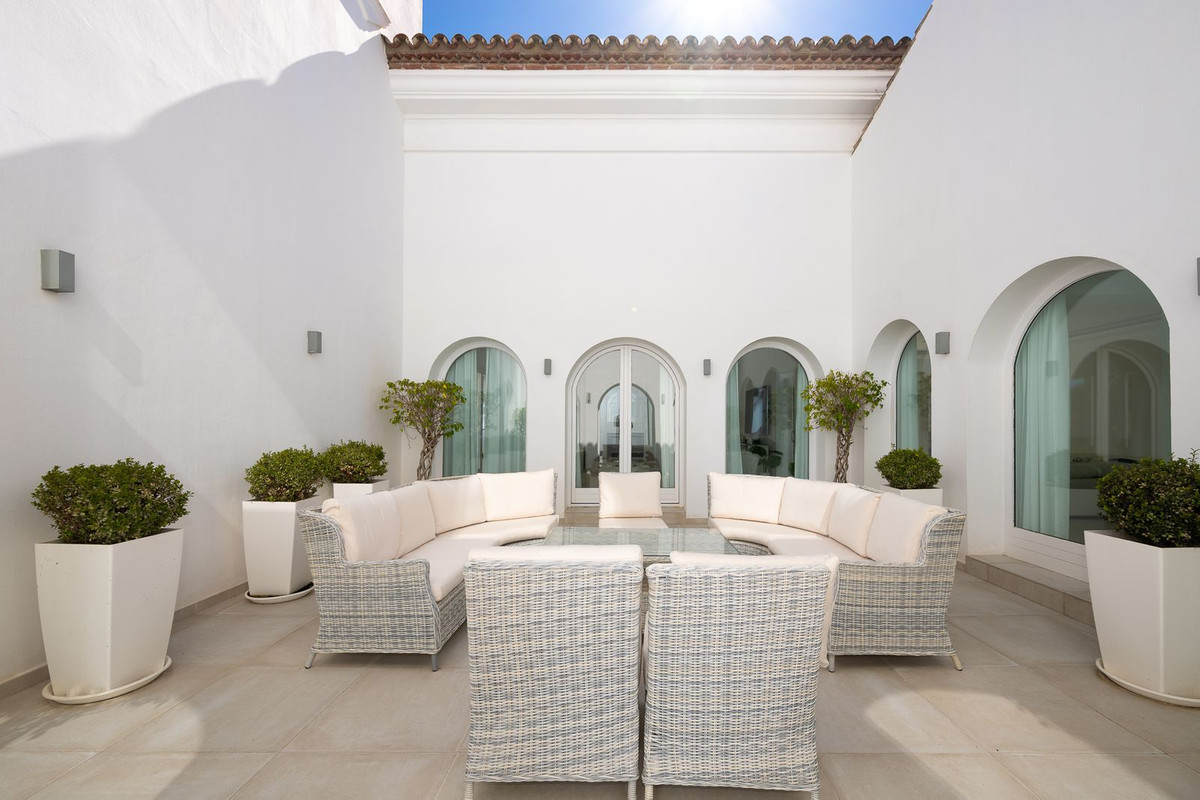 Villa-in-Marbella-Ref-R5308135 Villa for sale in Marbella