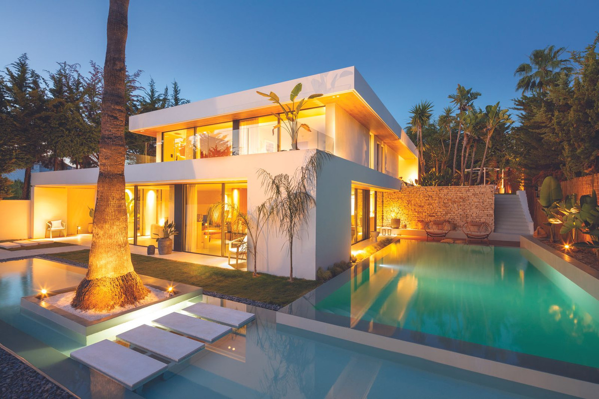 Villa-in-Marbella-Ref-R5322538 Villa for sale in Marbella