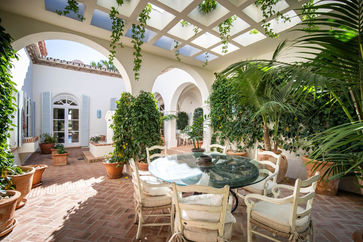 Villa for sale in Marbella