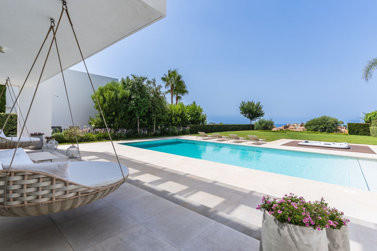 Villa-in-Marbella-Ref-R5324434 Villa for sale in Marbella