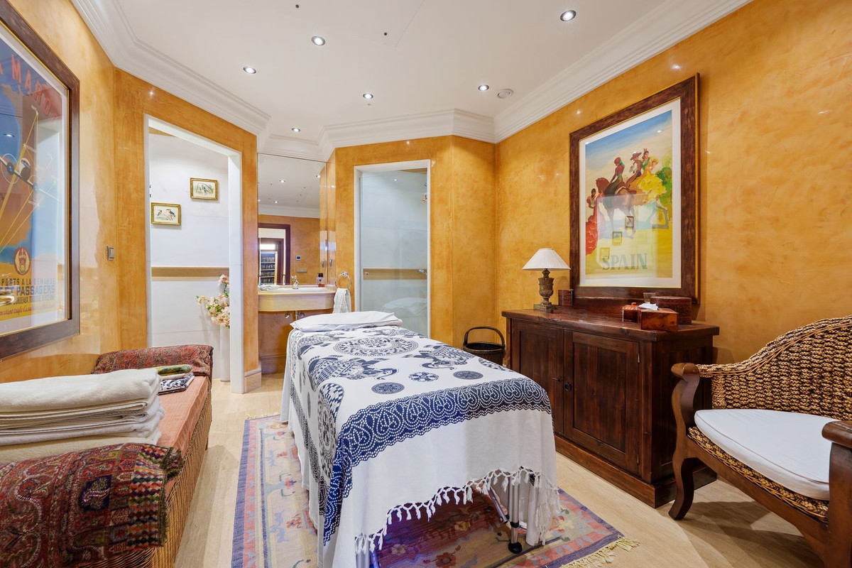Villa for sale in Marbella