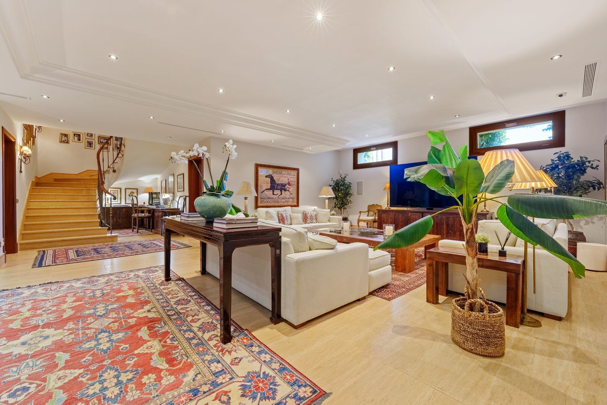 Villa for sale in Marbella