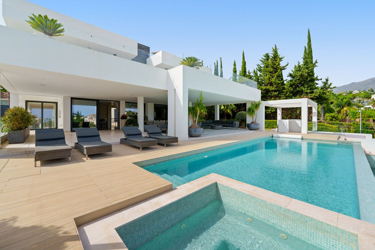 Villa for sale in Marbella