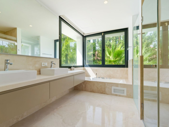 Villa for sale in Marbella