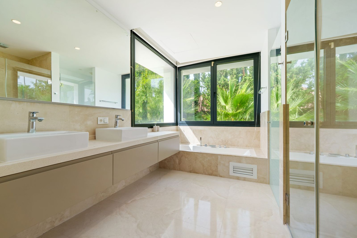 Villa for sale in Marbella