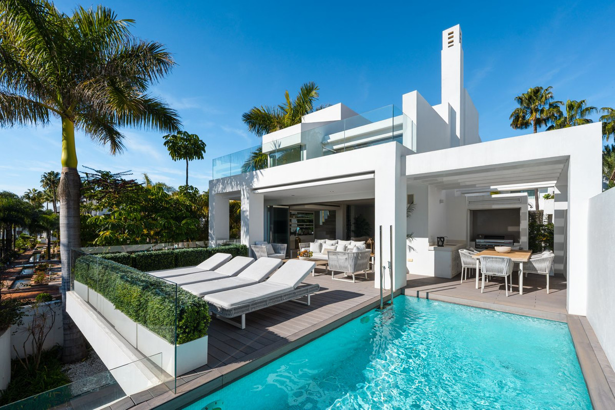 Villa for sale in Marbella
