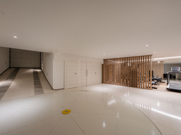 Villa for sale in Marbella
