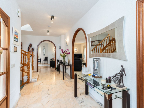 Villa for sale in Marbella