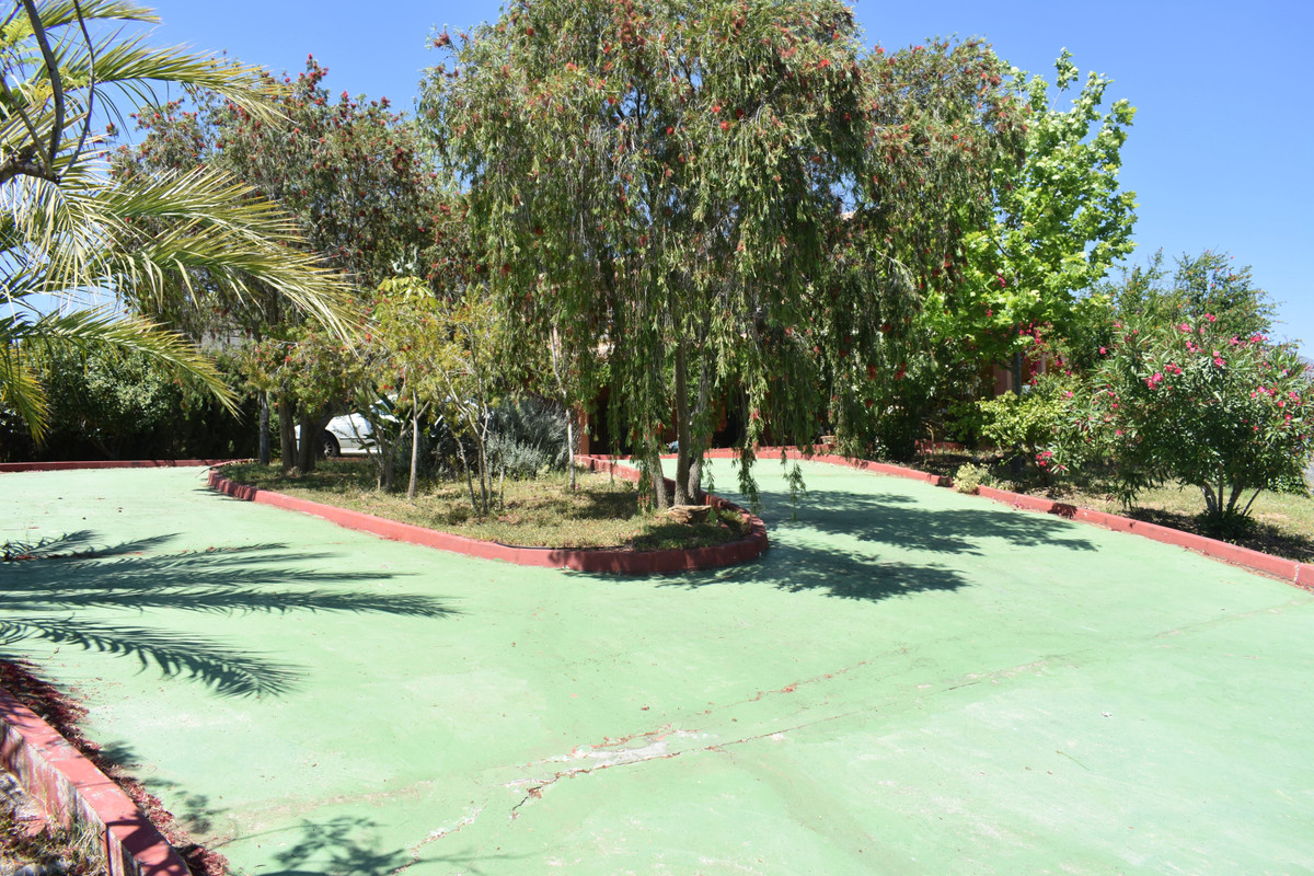 Villa for sale in Mijas