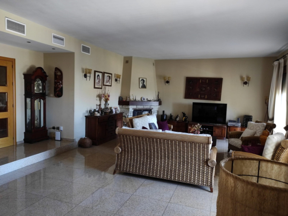 Villa for sale in Mijas