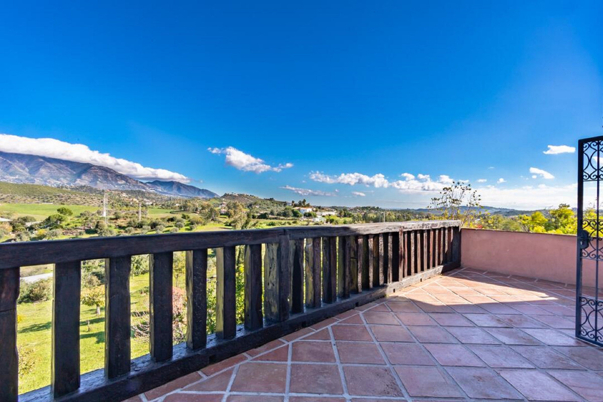 Villa for sale in Mijas
