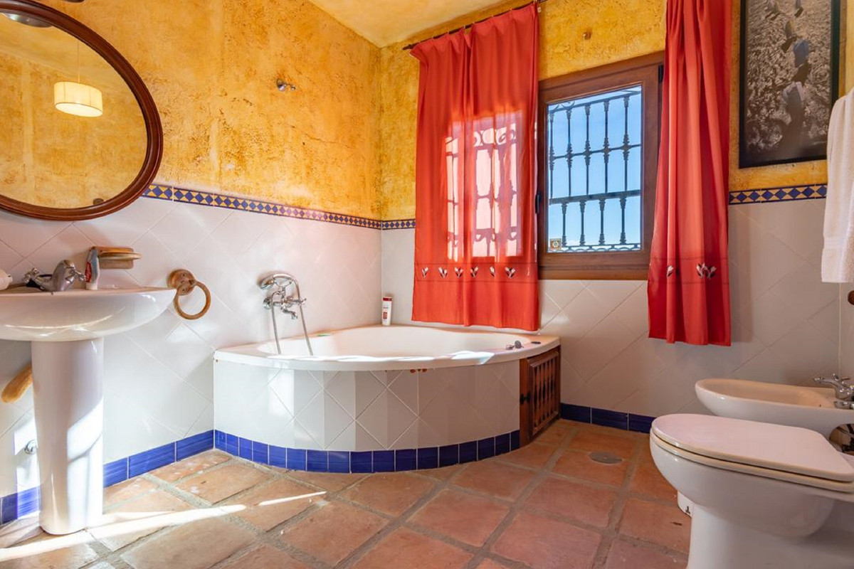 Villa for sale in Mijas