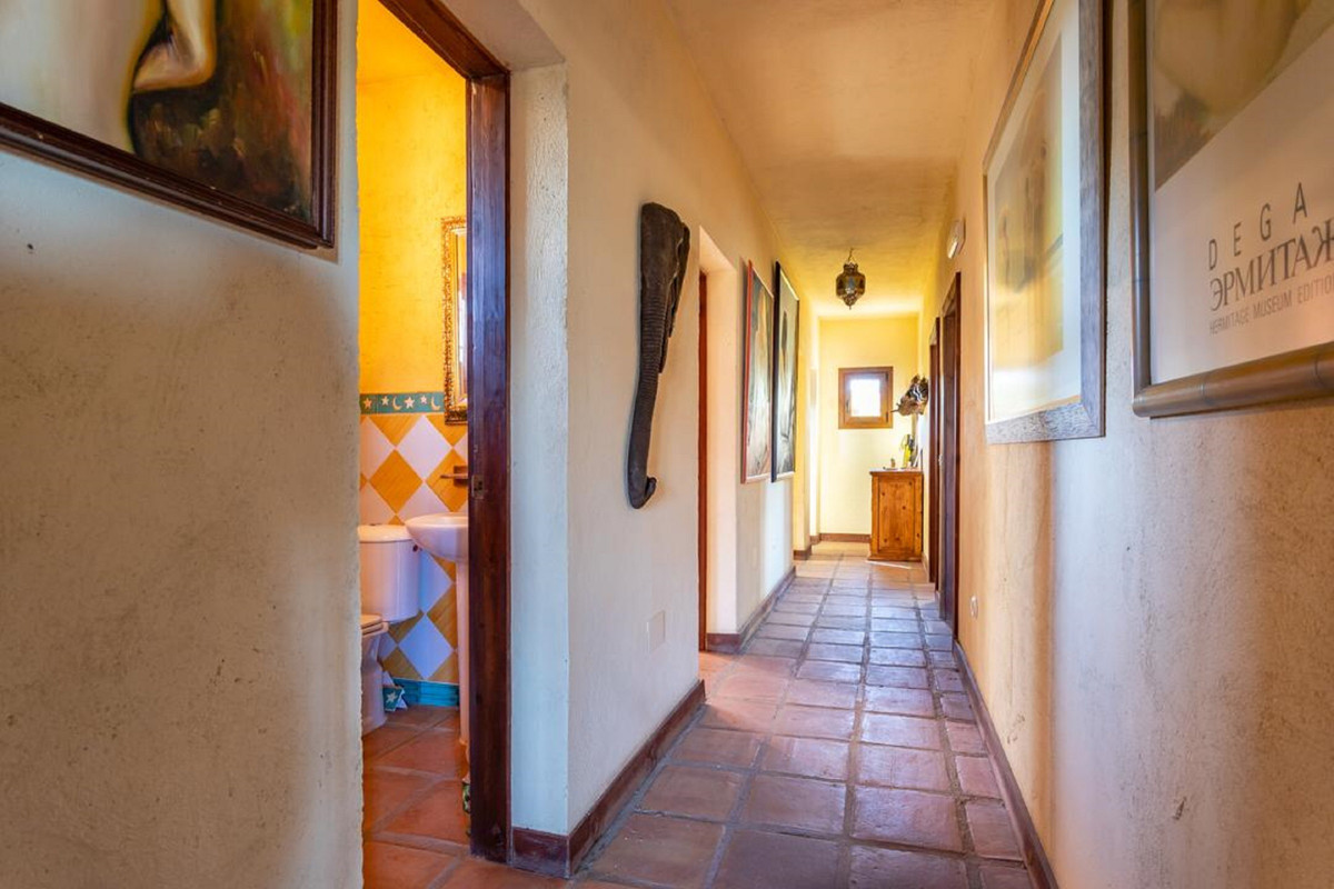 Villa for sale in Mijas
