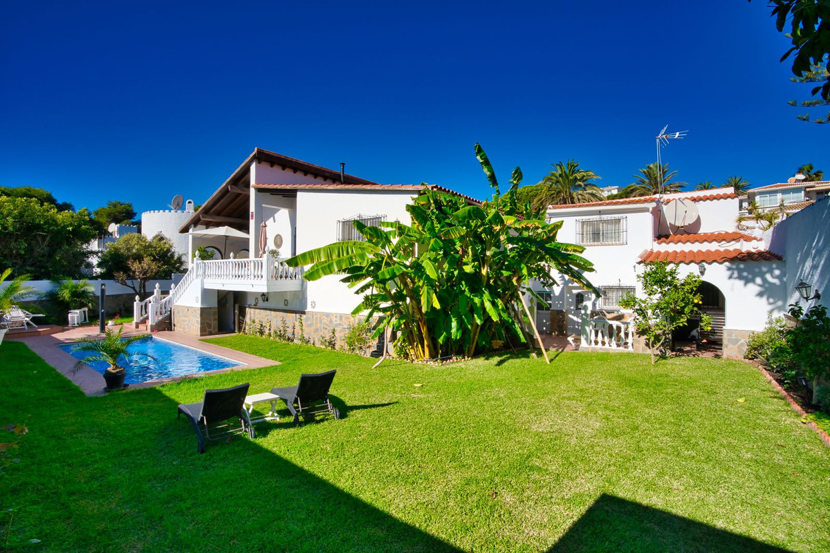 Villa for sale in Mijas