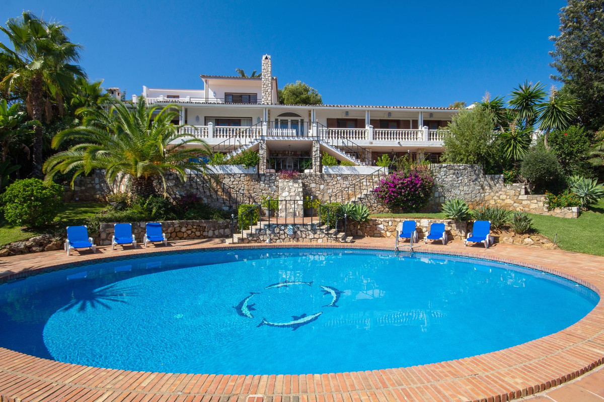 Villa for sale in Mijas