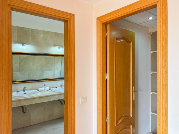 Villa for sale in Mijas