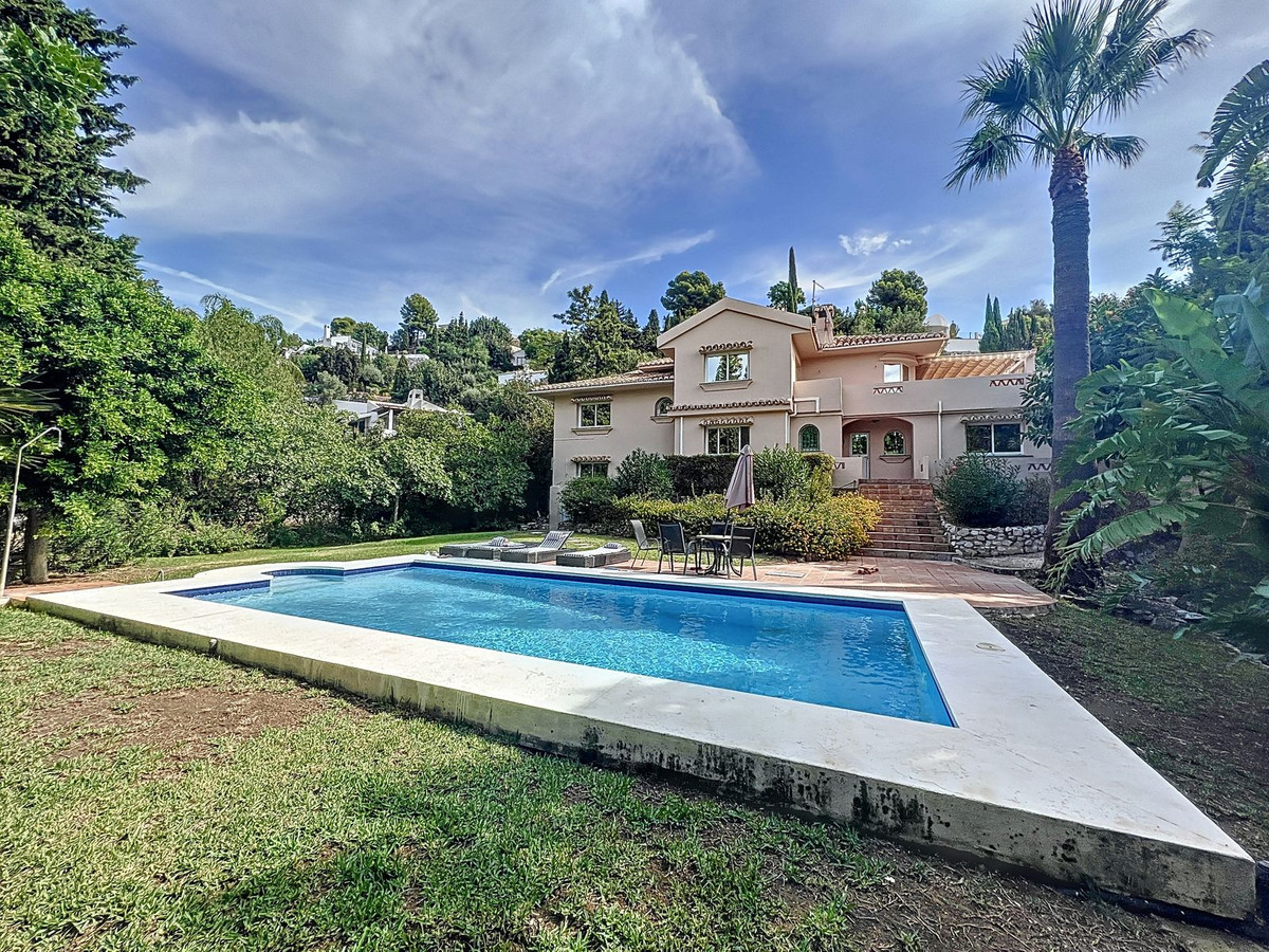 Villa for sale in Mijas