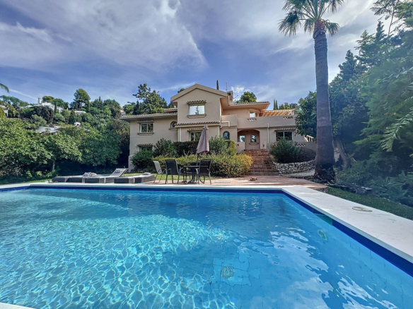 Villa for sale in Mijas