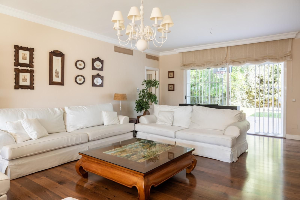 Villa for sale in Mijas