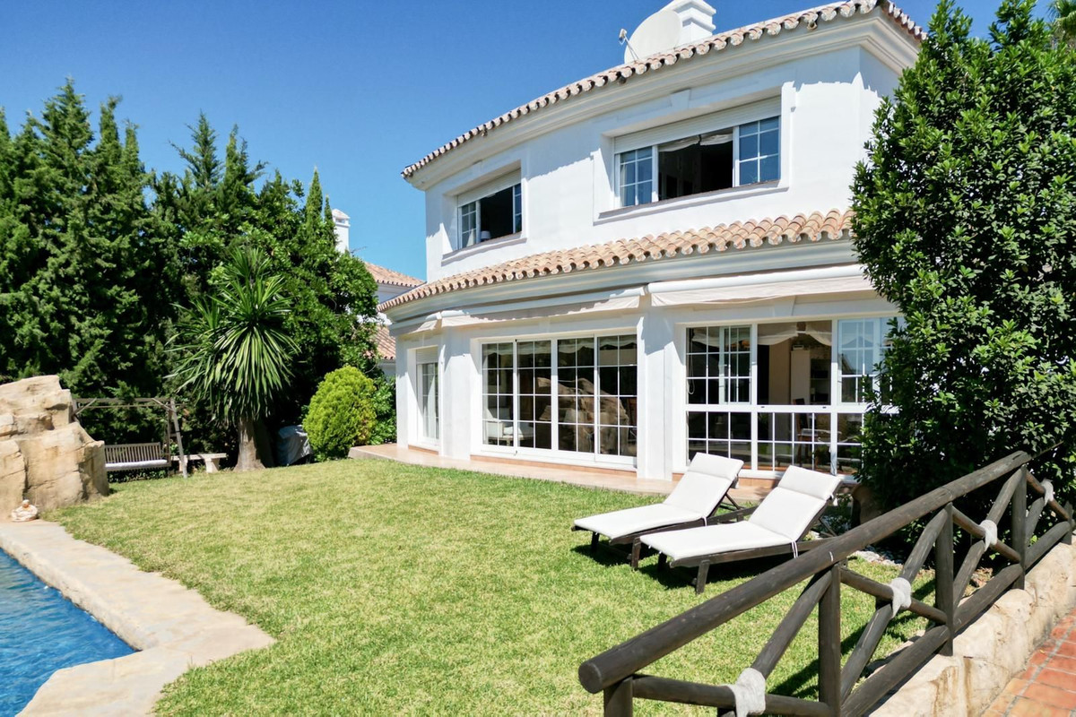 Villa for sale in Mijas