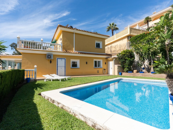 Villa for sale in Mijas