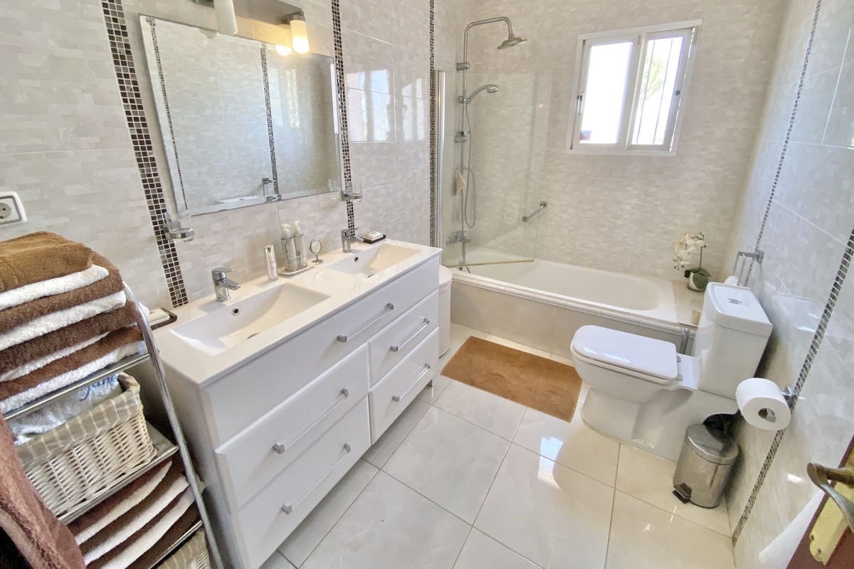 Villa for sale in Mijas