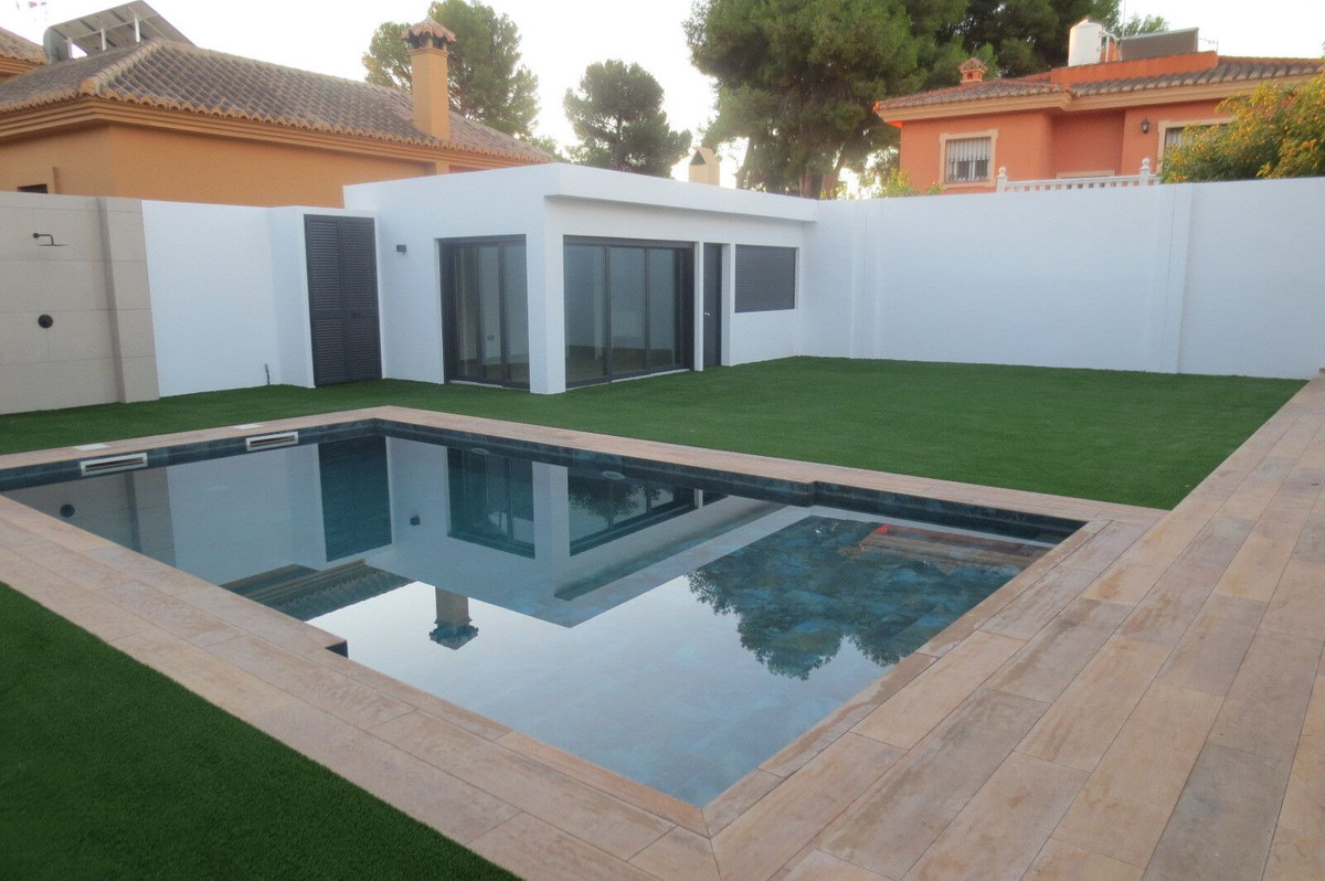 Villa for sale in Mijas