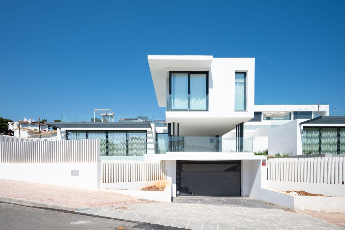 Villa for sale in Mijas