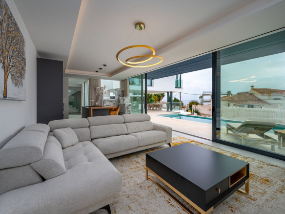 Villa for sale in Mijas