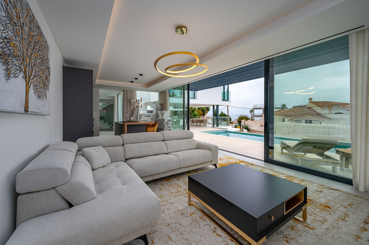 Villa for sale in Mijas