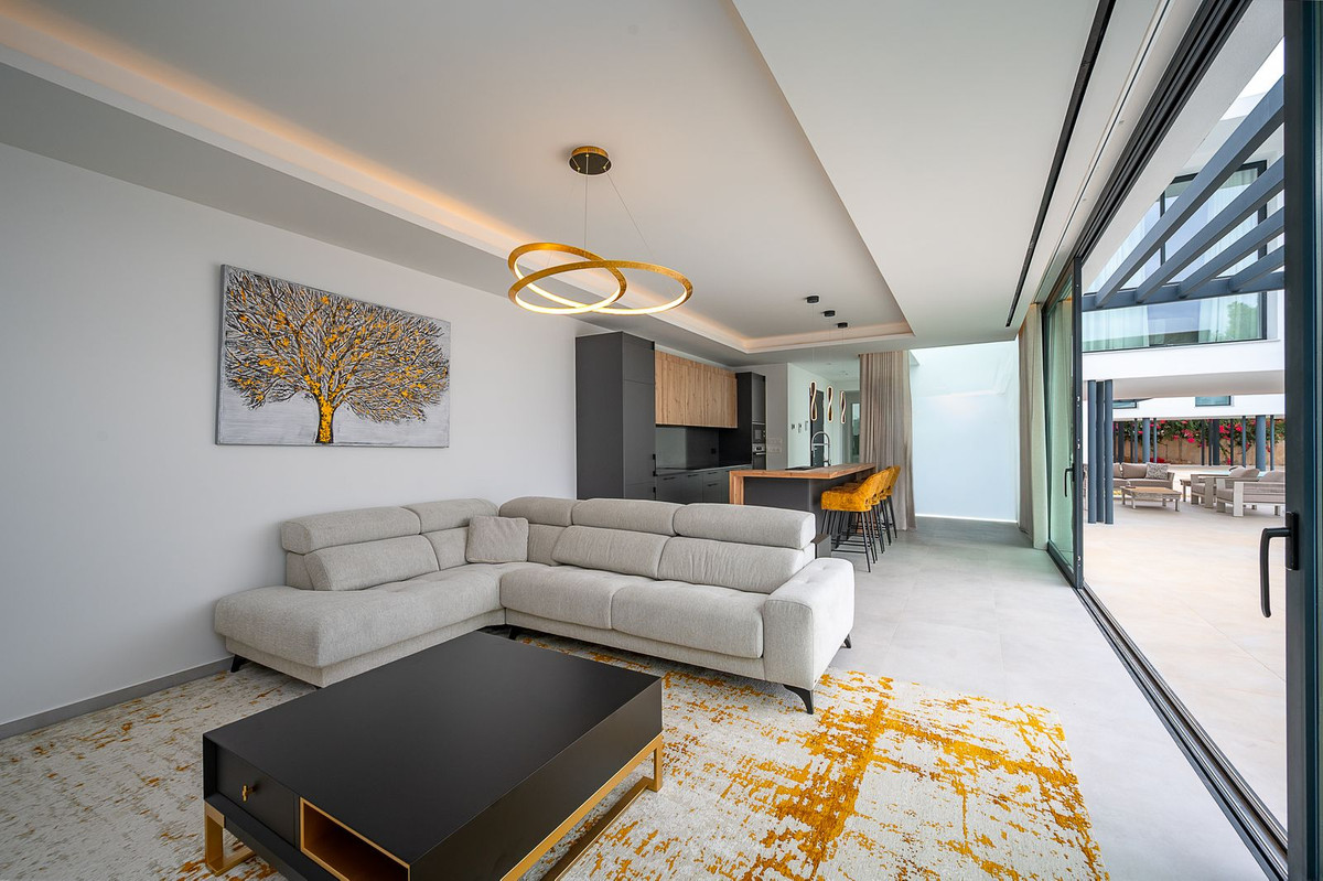 Villa for sale in Mijas