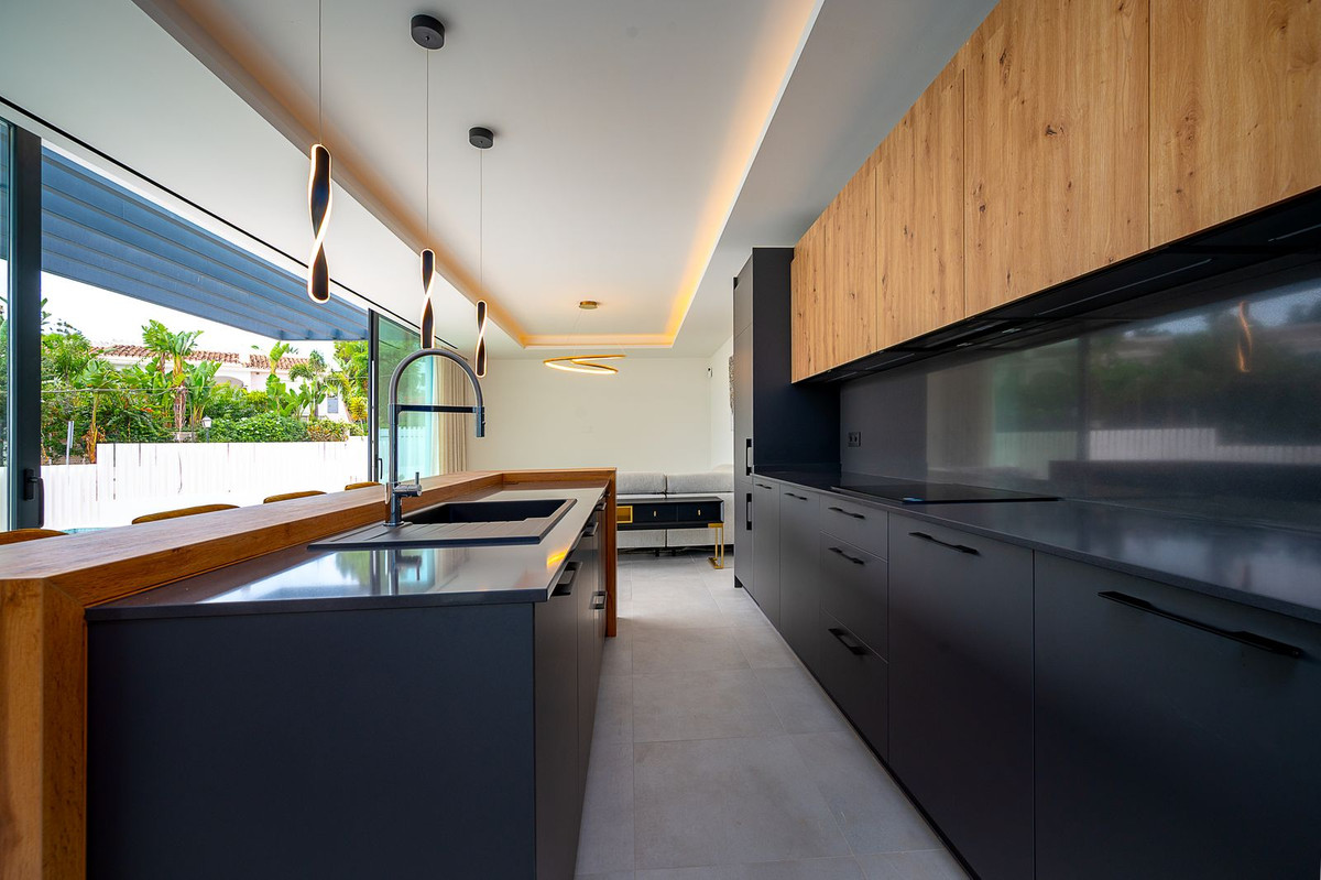 Villa for sale in Mijas