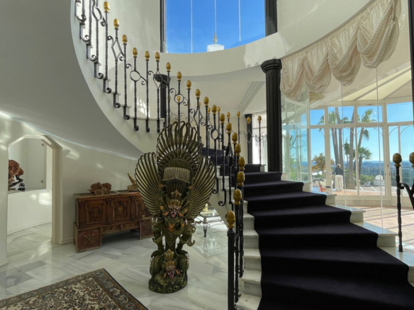Villa for sale in Mijas