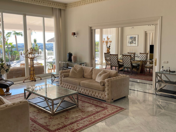 Villa for sale in Mijas
