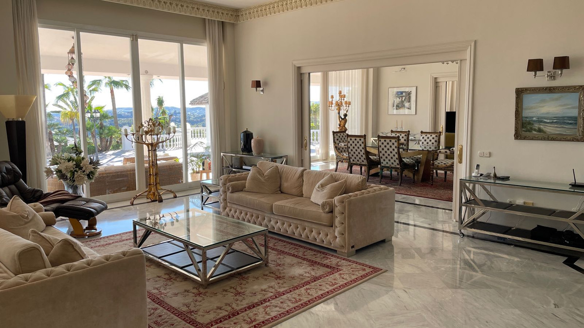 Villa for sale in Mijas