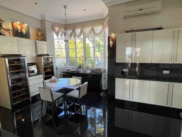 Villa for sale in Mijas