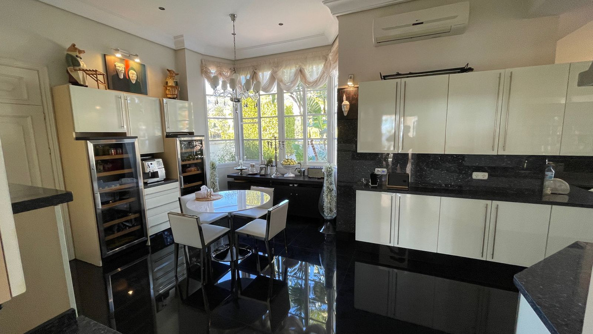 Villa for sale in Mijas
