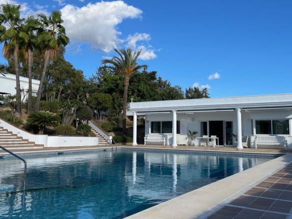 Villa for sale in Mijas