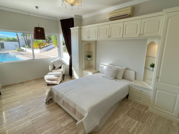 Villa for sale in Mijas