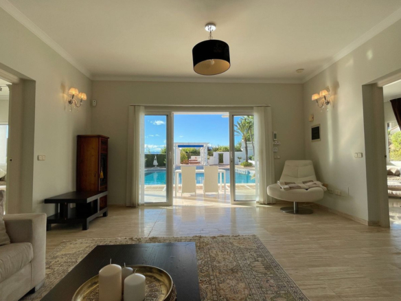 Villa for sale in Mijas