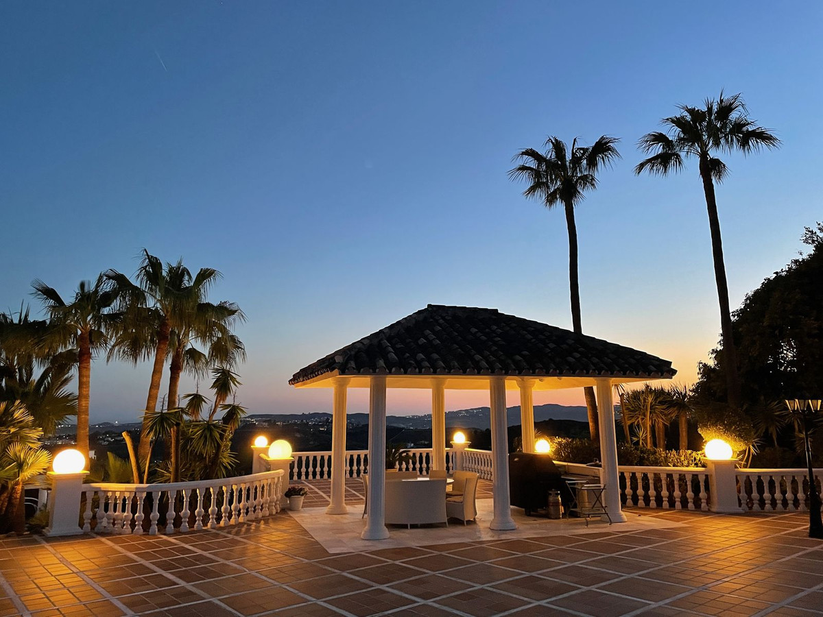 Villa for sale in Mijas