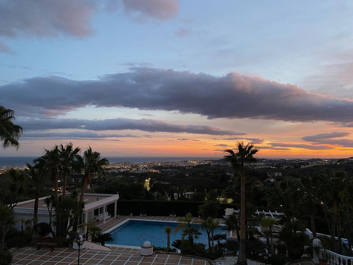 Villa for sale in Mijas