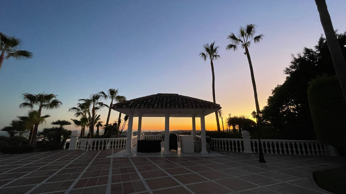 Villa for sale in Mijas