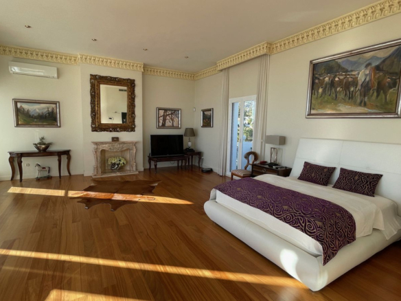 Villa for sale in Mijas